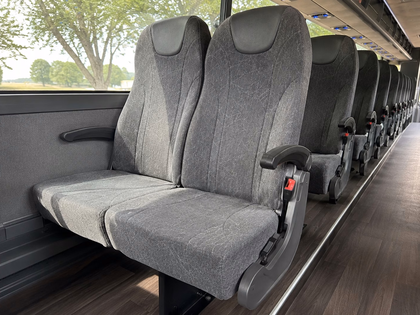 shuttle your wedding guests between inglewood hotels and your venue stress free